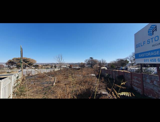 8,731M² VACANT LAND FOR SALE IN LINBRO PARK